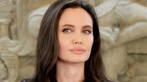A­n­g­e­l­i­n­a­ ­J­o­l­i­e­­y­e­ ­1­1­ ­y­a­ş­ ­k­ü­ç­ü­k­ ­s­e­v­g­i­l­i­!­